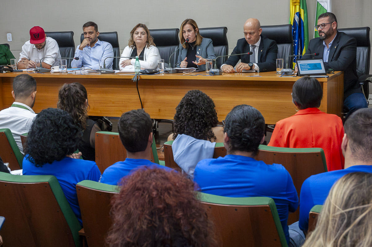 Deputados cobram mais investimentos na rede de atenção primária à saúde