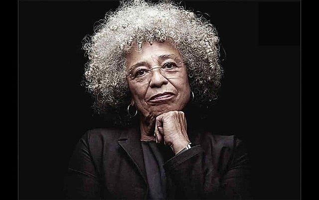 “Sem os professores não teremos futuro”, alerta Angela Davis em passagem ao Brasil