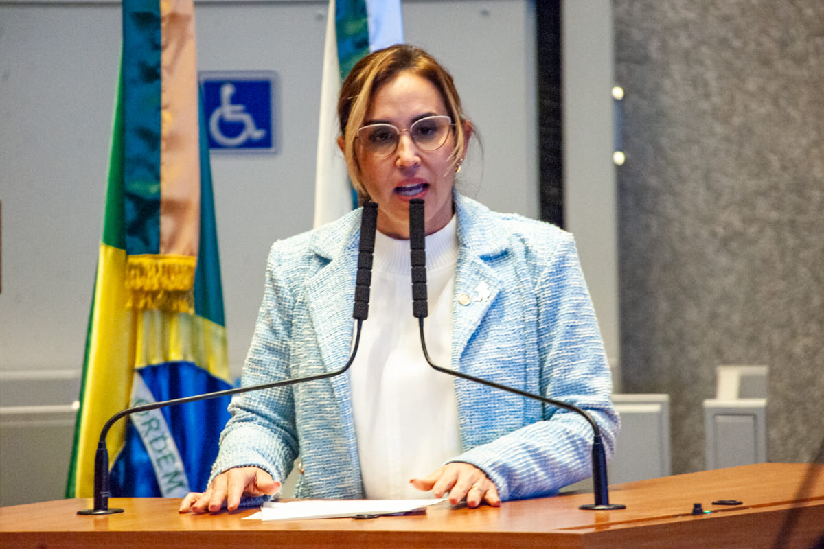 CLDF aprova moção de repúdio a declarações da 2ª vice-presidente do CFM