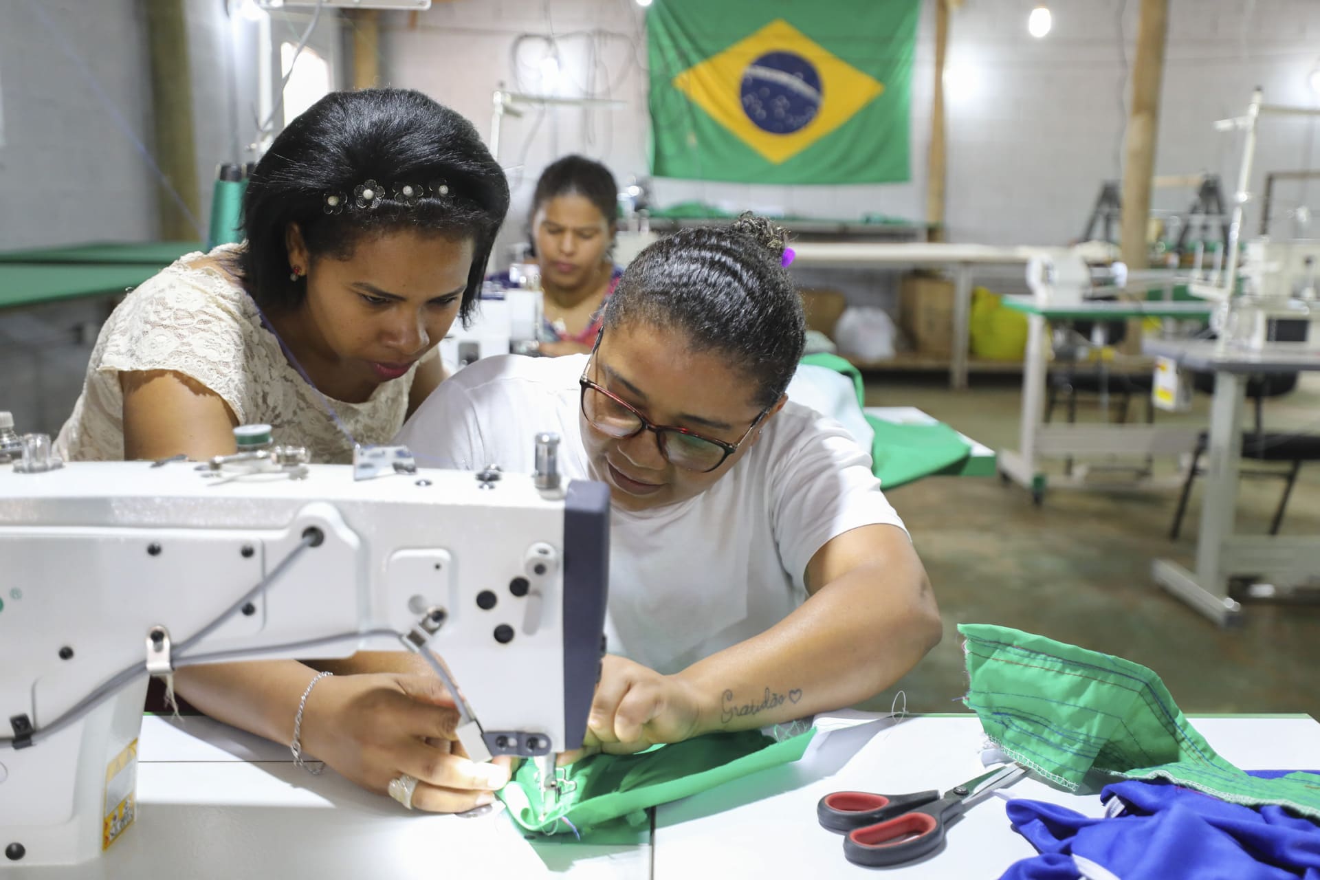 Fábrica de Cidadania tem 180 vagas para oficinas de corte, costura e serigrafia