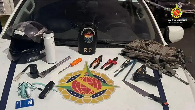 Homem é detido furtando interior de veículos em Ceilândia