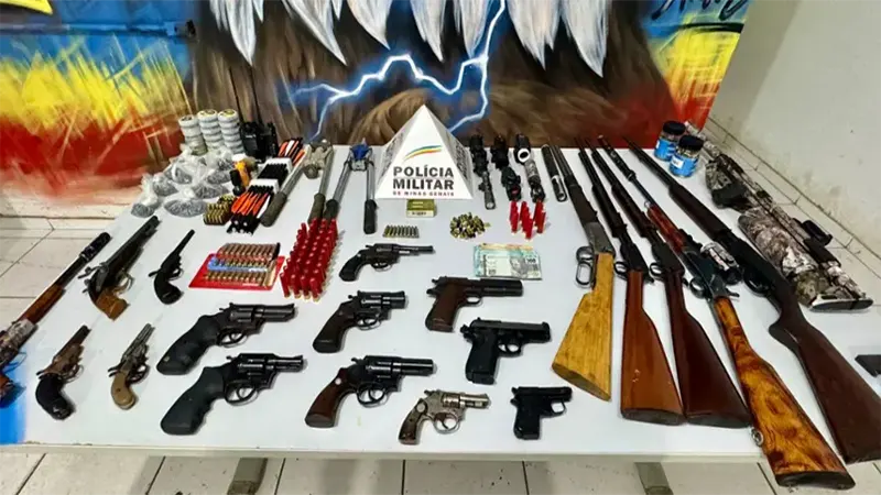 PMMG Ipatinga – Apreensão de 20 (vinte) armas de fogo e quase 600 munições