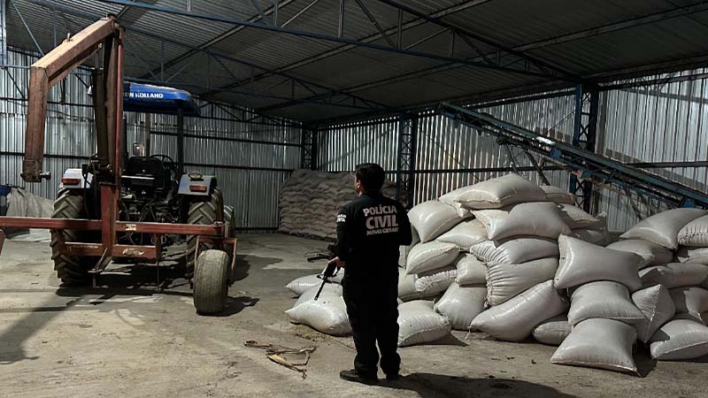 PCMG recupera carga milionária de café e veículos em ação interestadual