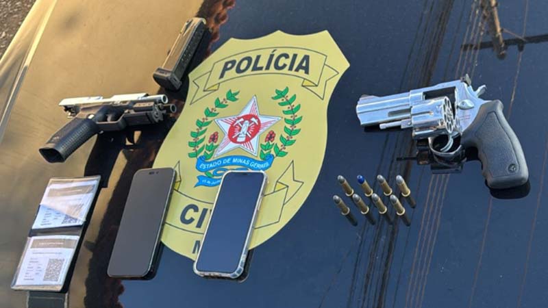 PCMG apreende veículo clonado e prende trio armado em Itaúna