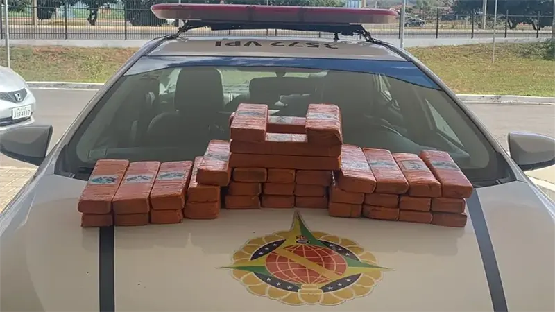 Jovem de 18 anos é detida com droga em mala durante abordagem em ônibus na rodoviária de Sobradinho