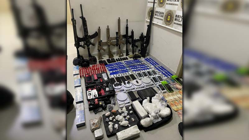 Brigada Militar prende dois indivíduos com arsenal de armas em Passo Fundo