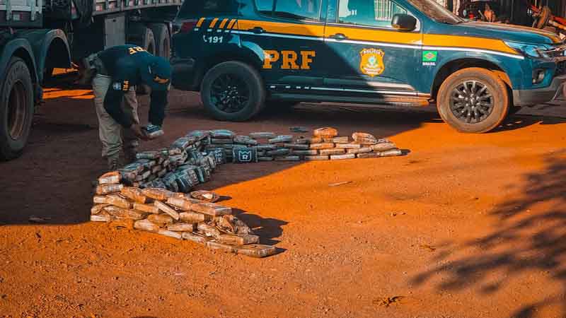 PRF apreende carga de cocaína escondida em pneus de carreta em Várzea Grande (MT)