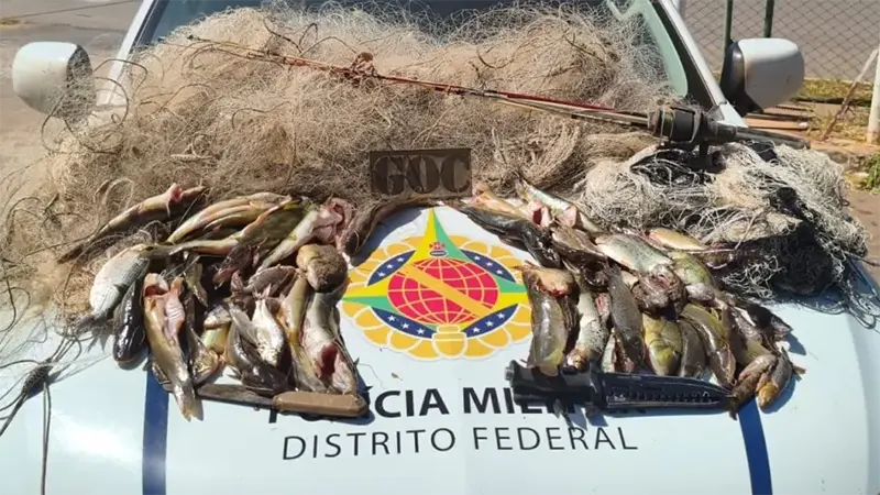 PMDF apreende redes ilegais e peixes na Barragem de Queimados