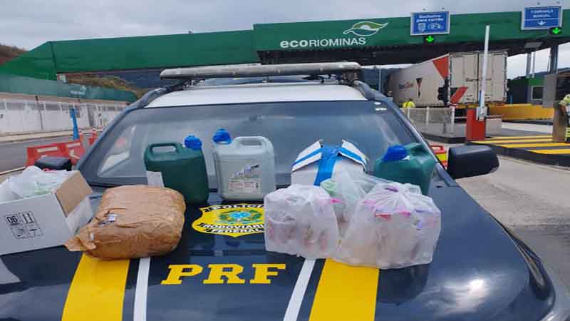 PRF flagra dupla com 1.000 pinos de Cocaína e 30 litros de Lança Perfume na BR 116 em Leopoldina (MG)