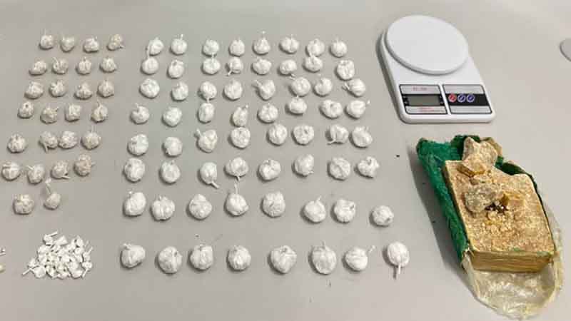 PMDF desarticula ponto de tráfico de drogas e apreende quase 100 porções de crack no Guará
