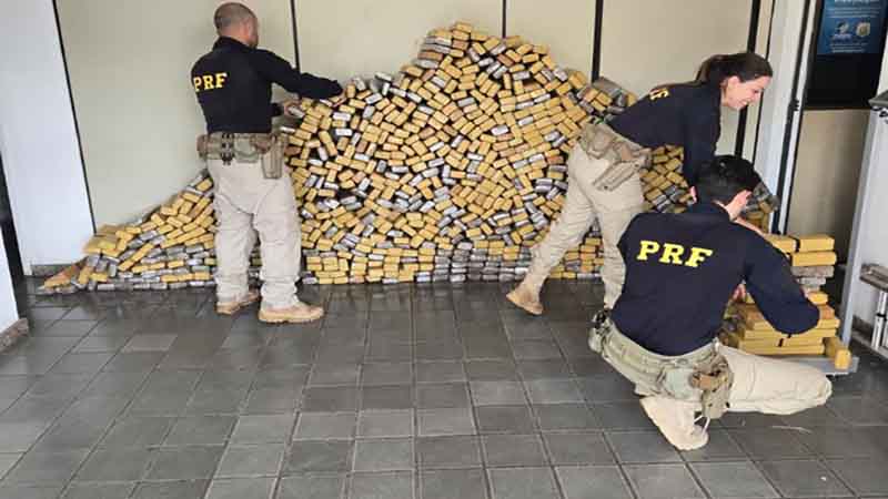 PRF apreende 840 Kg de Maconha durante fiscalização de veículo na BR 262 em Betim (MG)