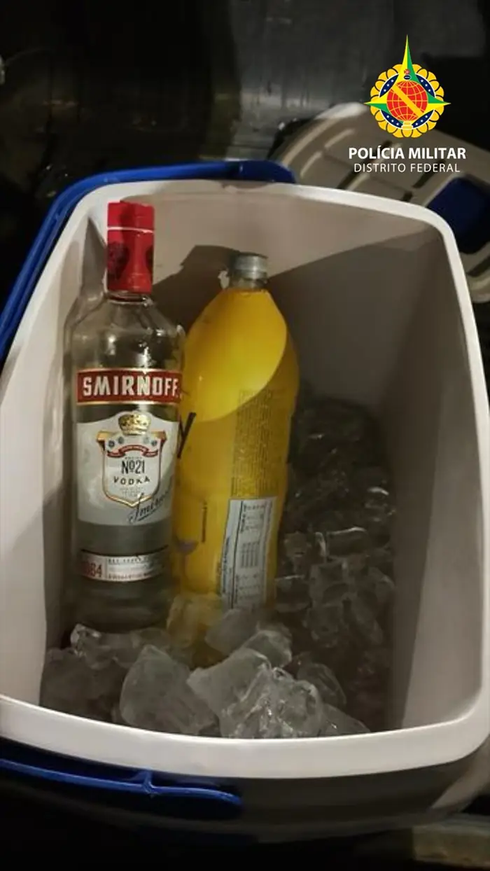 PMDF flagra condutor embriagado ao volante e remove veículo irregular no Plano Piloto