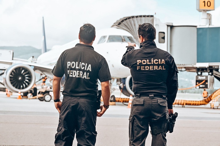 PF prende suspeita com 6,8 kg de cocaína no Aeroporto de Recife
