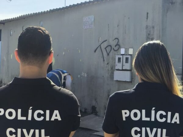 PCDF e Administração Regional De Brazlândia apagam inscrições de facção criminosa e reforçam ações de prevenção na Vila São José