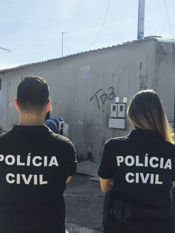 PCDF e Administração Regional De Brazlândia apagam inscrições de facção criminosa e reforçam ações de prevenção na Vila São José