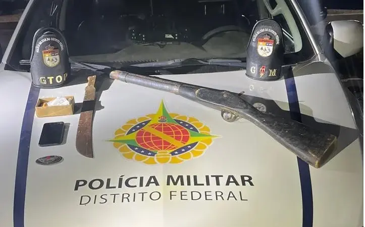 PMDF CONDUZ HOMEM POR POSSE DE ARMA DE FOGO NO PARANOÁ