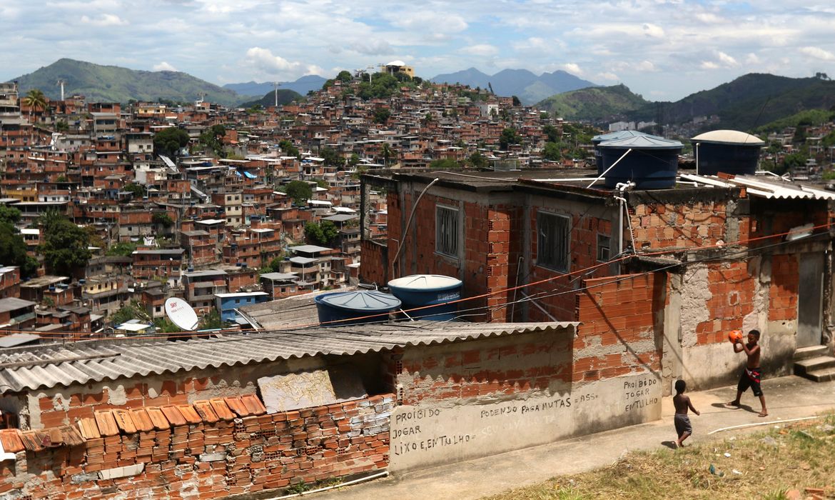 Gênero, raça e origem familiar travam mobilidade social