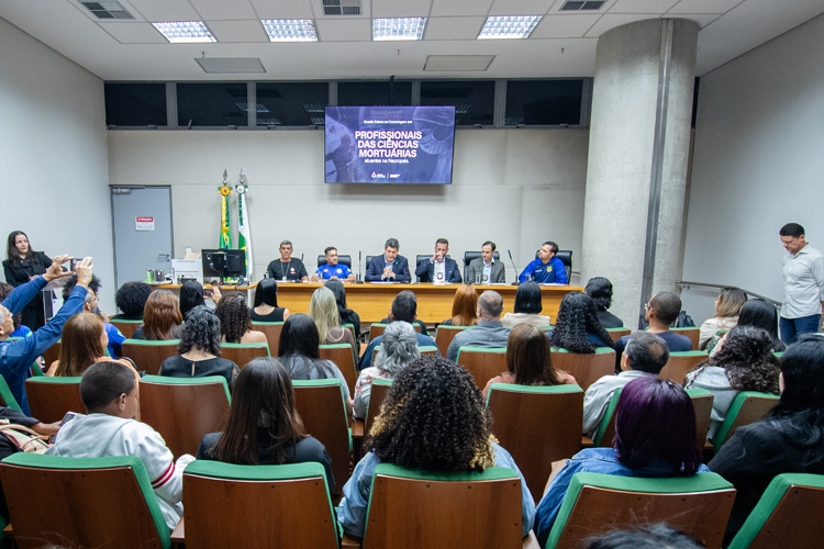 CLDF homenageia profissionais das ciências mortuárias