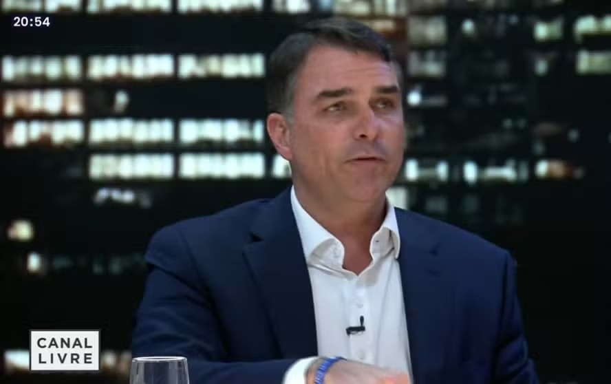 Patrimônio de Flávio Bolsonaro cresce 211% em oito anos