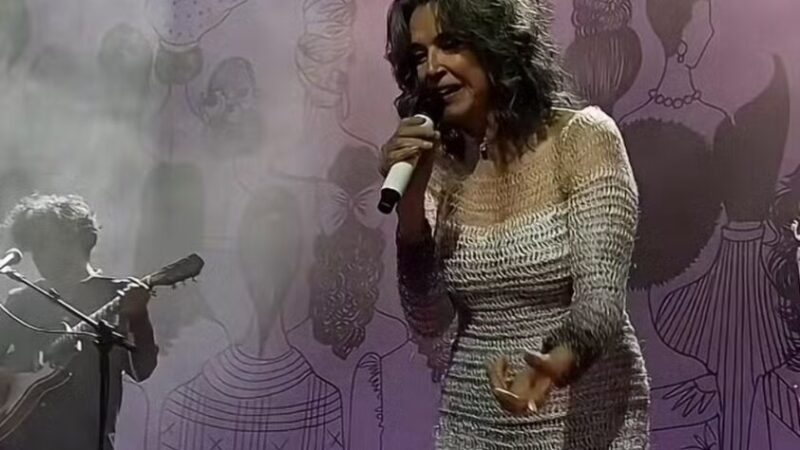 Simone celebra mulheres icônicas em novo show