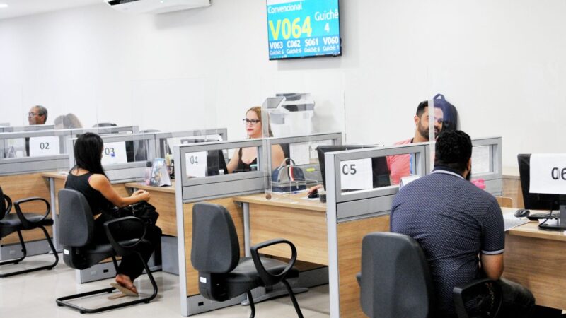 Agências do trabalhador do DF abriram a terça-feira com 1.379 vagas; marceneiro paga R$ 5 mil