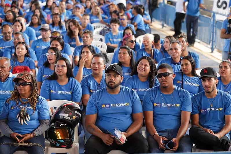 Renova-DF forma 1.312 alunos em Ceilândia e recupera 181 espaços públicos