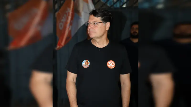 Kiko Caputo promete ônibus com ar condicionado aos moradores da Estrutural