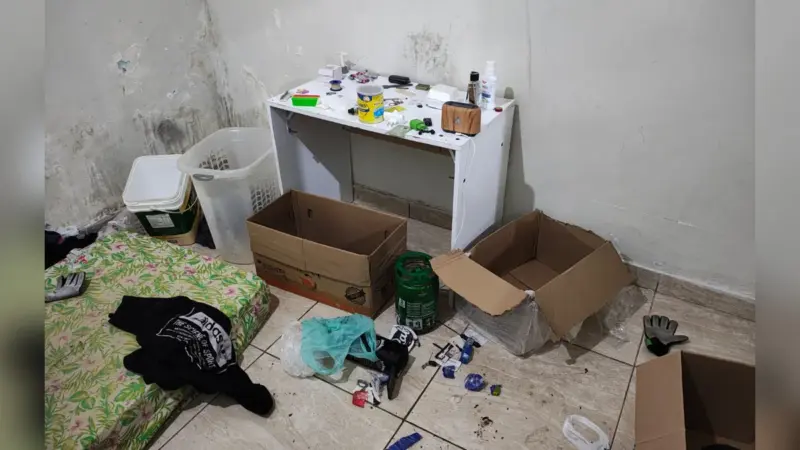 PCDF desmonta ponto de venda e armazenamento de drogas em Samambaia