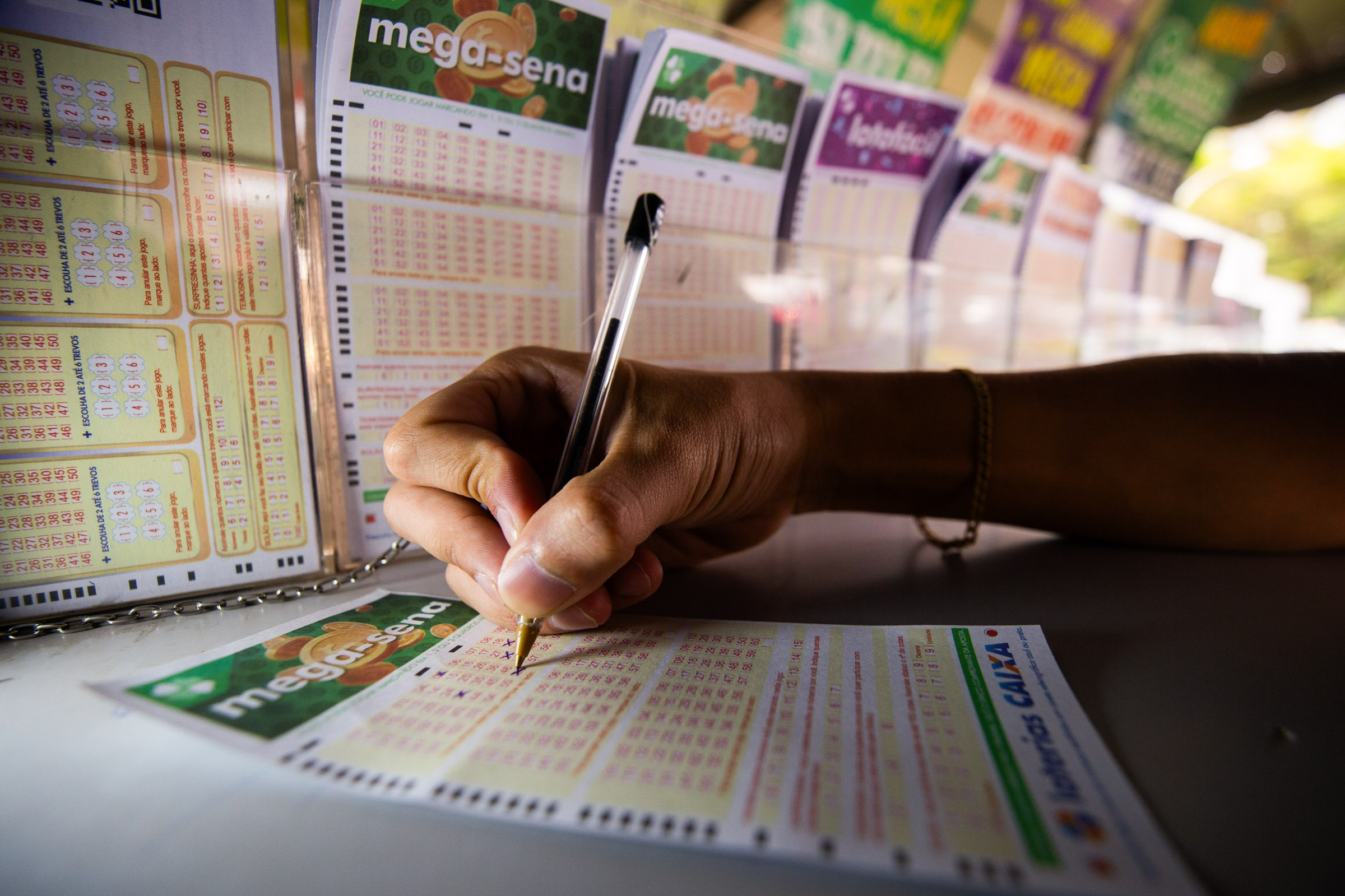 Mega-Sena 3067 acumula; apostas do DF e de Cristalina (GO) levam R$ 33 mil na quina
