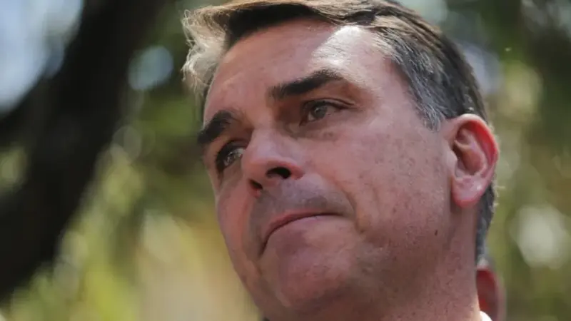 Estudantes da UnB e políticos convocam ato contra Flávio Bolsonaro no DF