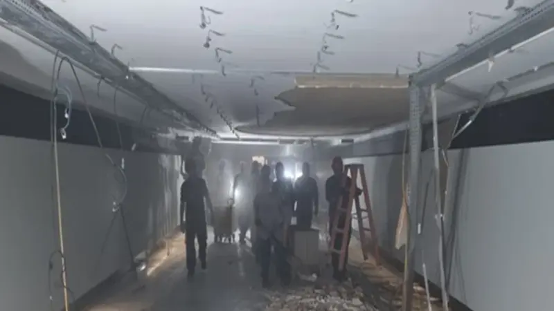Parte do teto do Túnel do Tempo da Câmara dos Deputados desaba