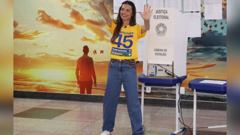 Paula Belmonte vota no Lago Norte e diz que vai ao segundo turno: “Coração vitorioso”